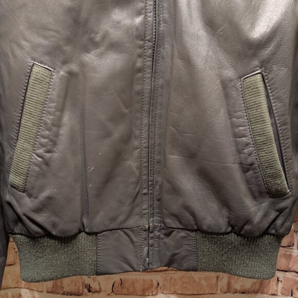Members Only Leather Iconic Bomber Jacket Vintage Full Zip Size 40 - Picture 2 of 15